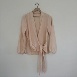 Light Pink, Lightweight blouse 👚 fits like a Medium, no tag